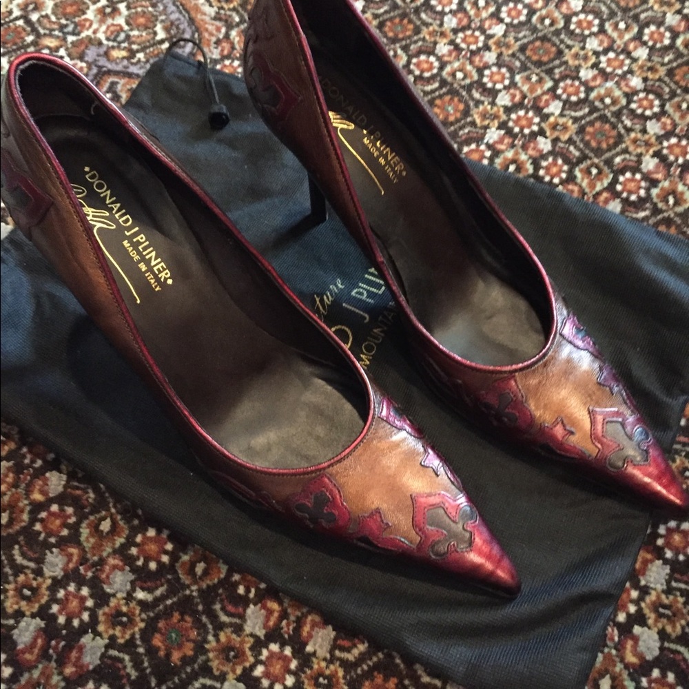 Donald J Pliner pumps